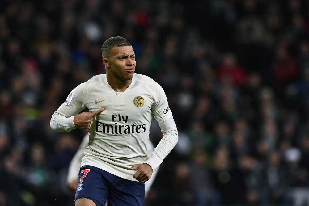 每日一闻丨把中国故事唱给全世界听